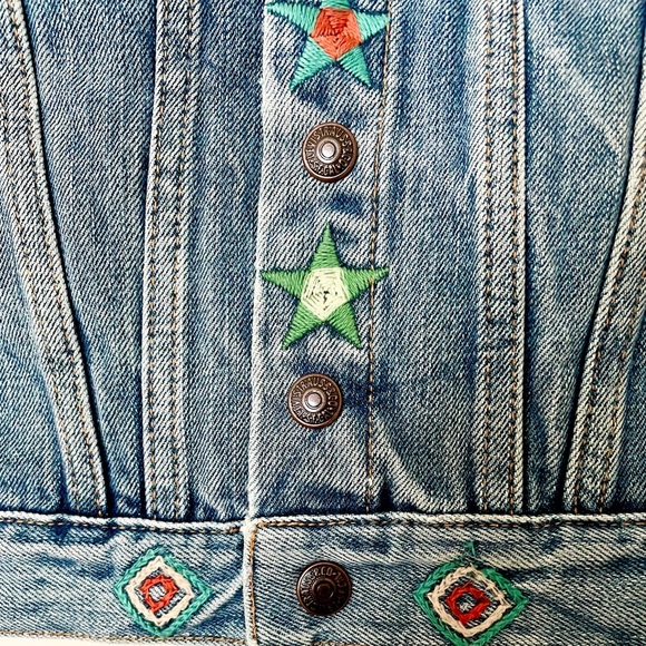 Levi's embroidered cropped denim jacket xs - Picture 5 of 6